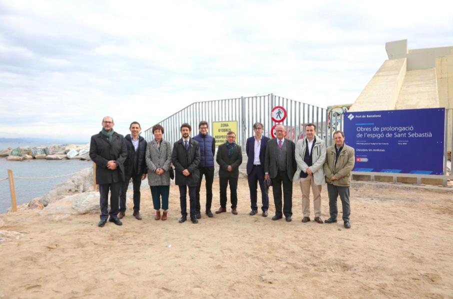 la prolongación del espigón de sant sebastià protegerá la playa de los temporales